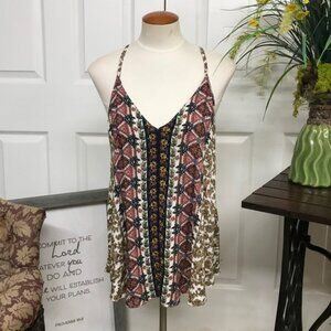 Hem and Thread Sleeveless Top M